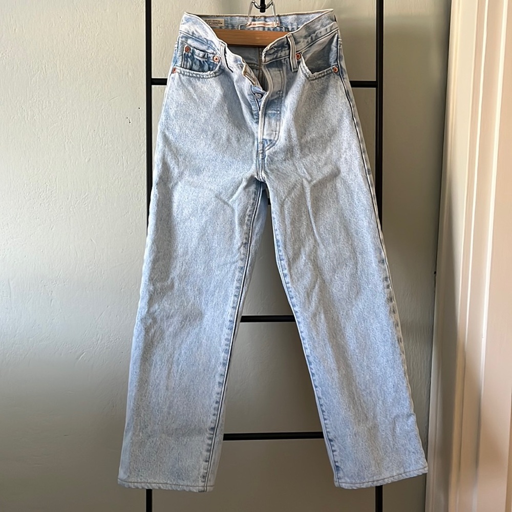 Levi’s ribcage straight ankle jeans 24